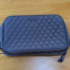NWT Vera Bradley Large Blush & Brush Makeup Case. Carbon Gray